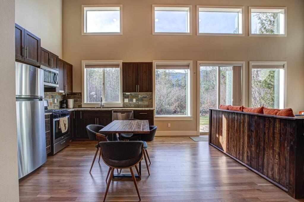 Newly Built Modern Chalet Duplex - 1 Mount Hood Village Exterior photo