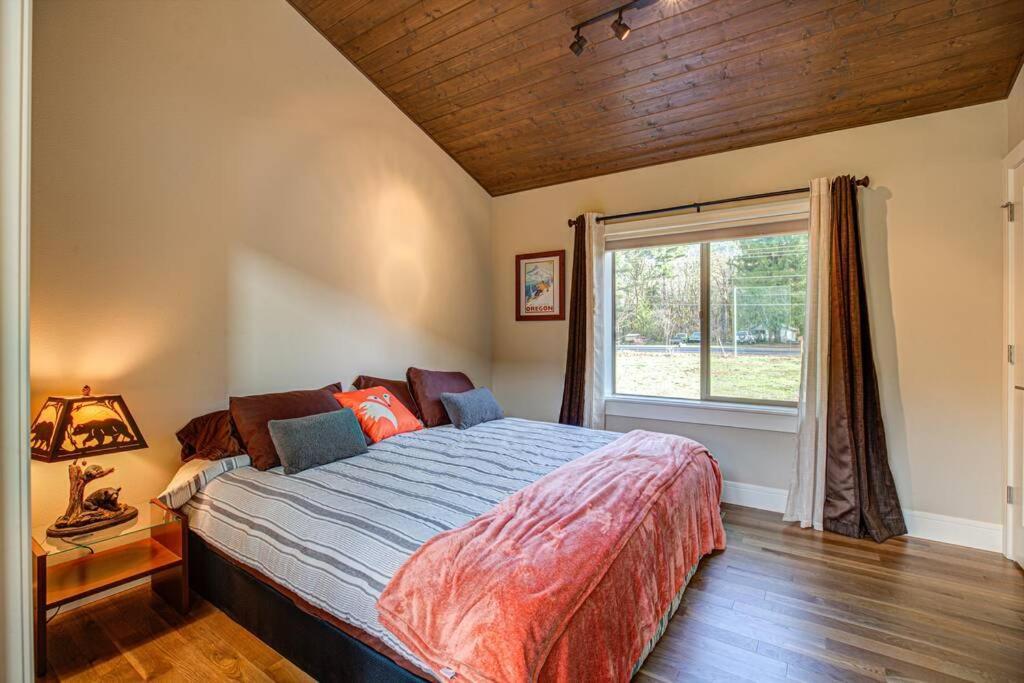 Newly Built Modern Chalet Duplex - 1 Mount Hood Village Exterior photo